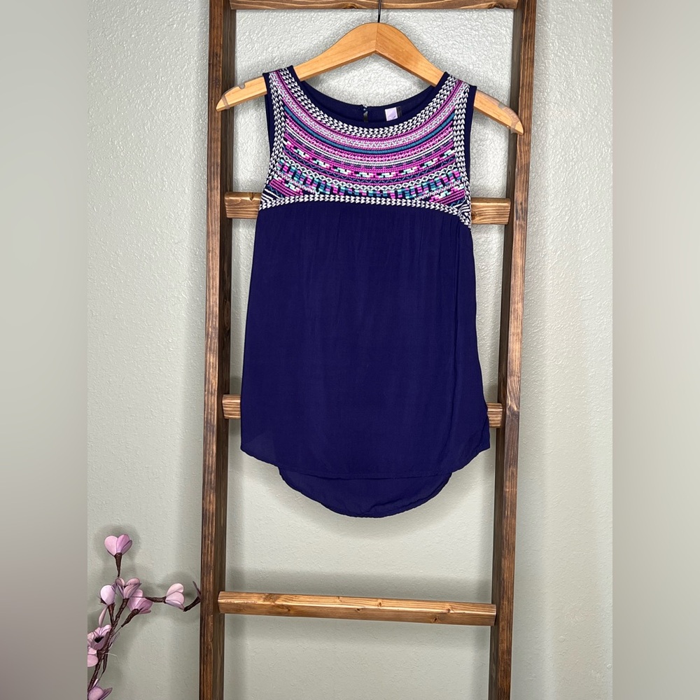 Alya Blue and Pink Graphic Sleeveless Tank Top